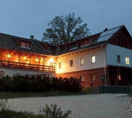 Отель Orszem Fogado Szalafo Экстерьер фото